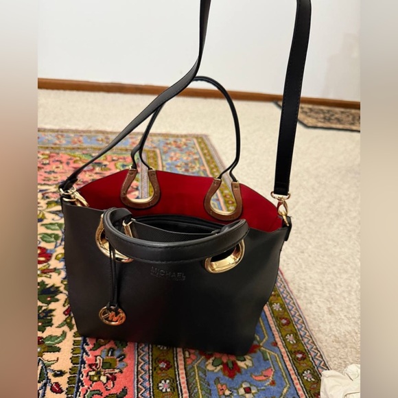 Super Rare Michael Kors gold tone and red handbag - Picture 3 of 3